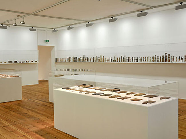 Exposition de la collection d'Aklama de Horst Antes au Museum Saint Annen de Lübeck